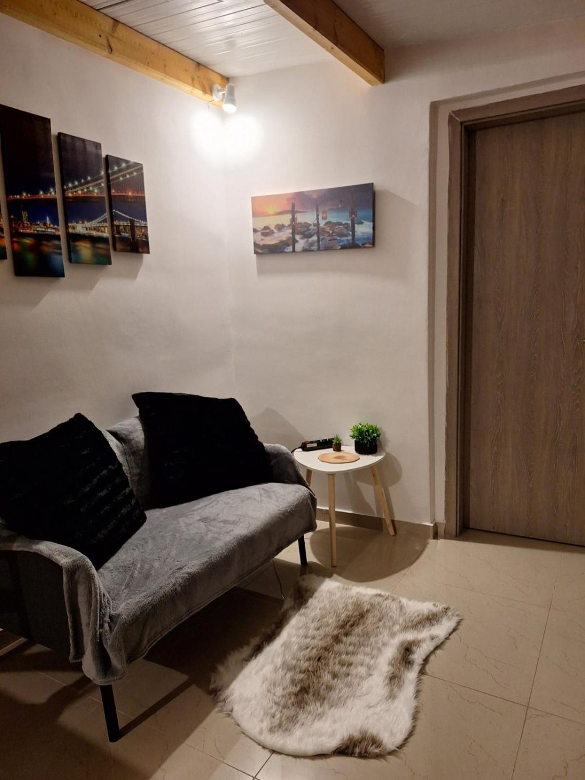Johnson House Apartment Rafina  Room photo
